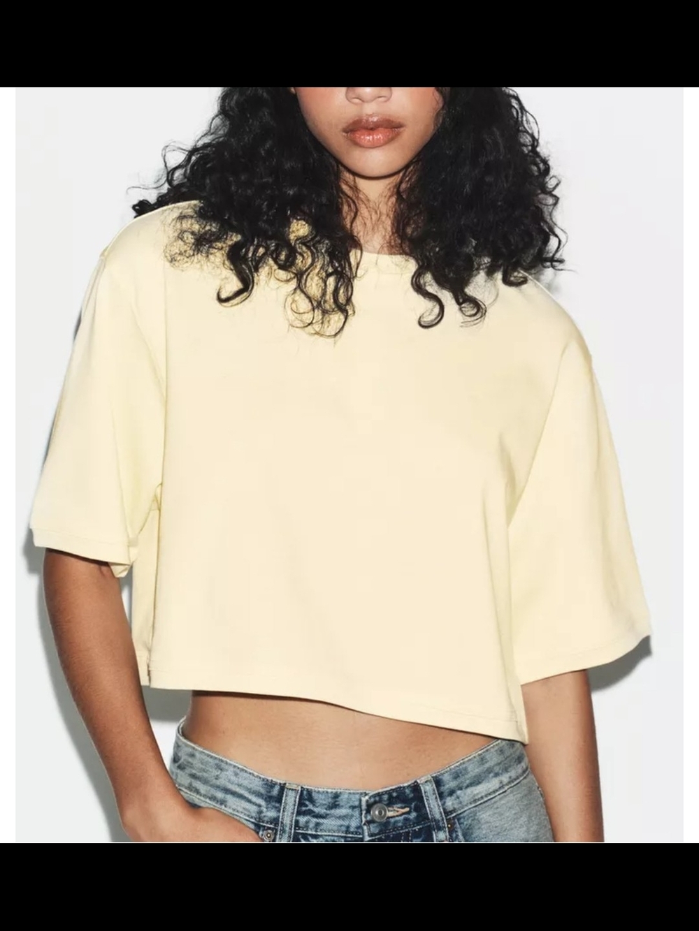 Zara Women's Pale Yellow Oversized Cropped Tee Size S